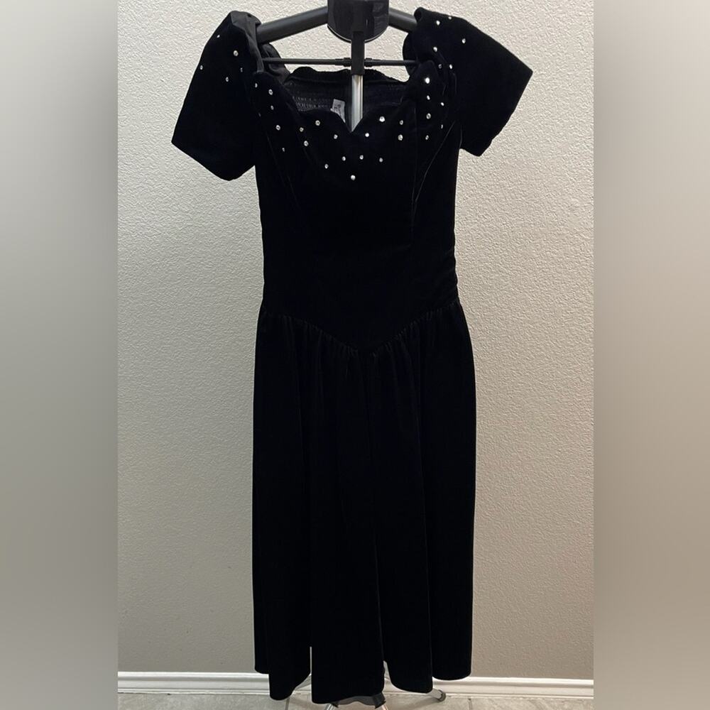 Vintage Positively Ellyn Black Velvet 80's Off the Shoulder Dress Size 6